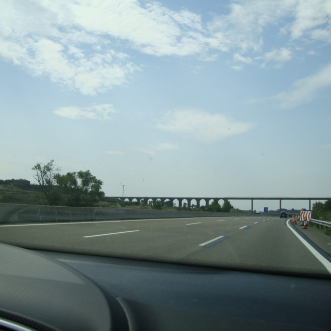 macchina autostrada
